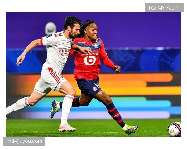 青年队报道：巴黎圣日耳曼U19梯队强调“三秒原则”训练攻防转换。